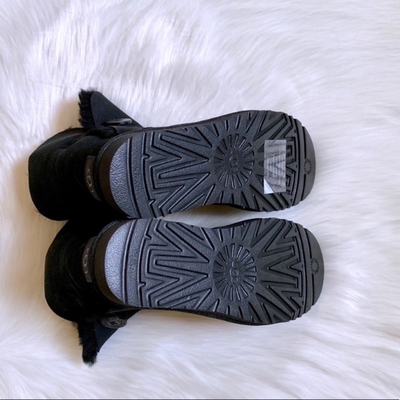 UGG Black Bailey Button II Boots - Picture 8 of 8
